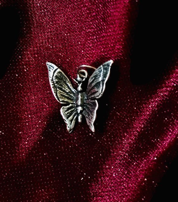 Dainty Sterling Silver Engraved Butterly Pendant 0.56 grams