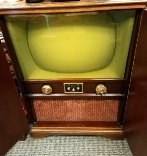 Vintage 1950’s Mahogany Wood Hoffman easy-vision Tube Television Console 24M725