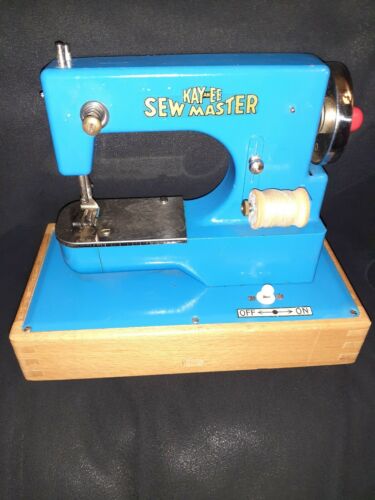 Vintage KAYanEE Sew Master childs sewing machine
