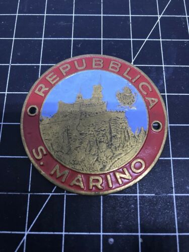 Repubblica S. Marino Car Badge