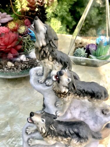 Beautiful Marked Maruri National Parks Collection Wolves 1993 Porcelain Figurine