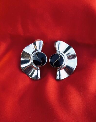 Vintage Signed Taxco Sterling Silver 925 Black Onyx Ruffled Pierced Earrings