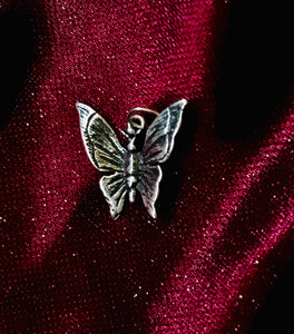 Dainty Sterling Silver Engraved Butterly Pendant 0.56 grams