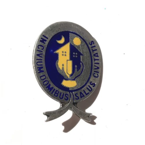 In Civium Domibus Salus Civitatis Silver Pin Badge Marked WWC&S