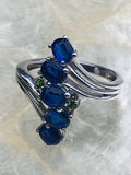 Vintage Sterling Silver 925 Blue Sapphire w 2 Side Green Stones Faceted Ring sz8