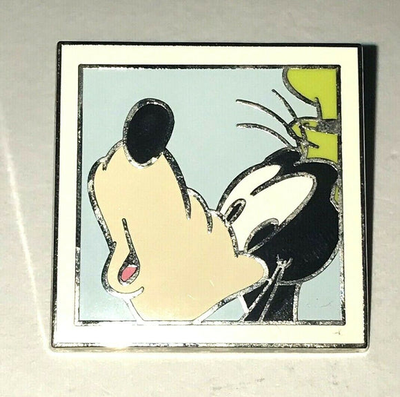 Disney Pin *Characters Taking a Selfie* Mystery Series - Goofy