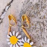 Vintage Gold Tone Brass Daisy Flower Dangle Drop Floral Fashion Clip On Earrings