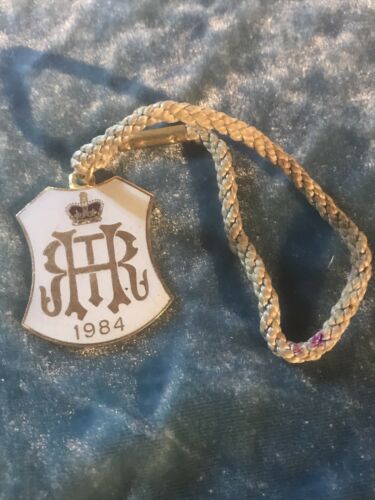 Vintage 1984 Henley Royal Regatta Members Enamel Badge #4890