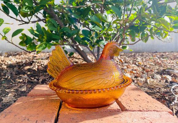 Vintage Amber Glass Art Nesting Hen Chicken Lidded Serving Bowl Candy Dish