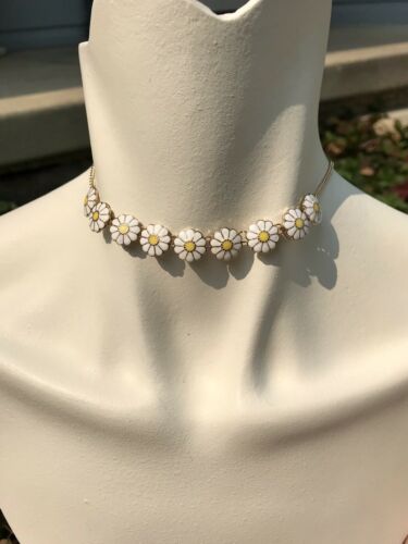 White And Yellow Enamel Daisy Flower Gold Tone Choker Necklace
