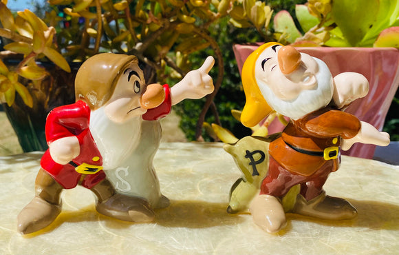 Disney Snow White Dwarfs Porcelain Salt And Pepper Shaker Set