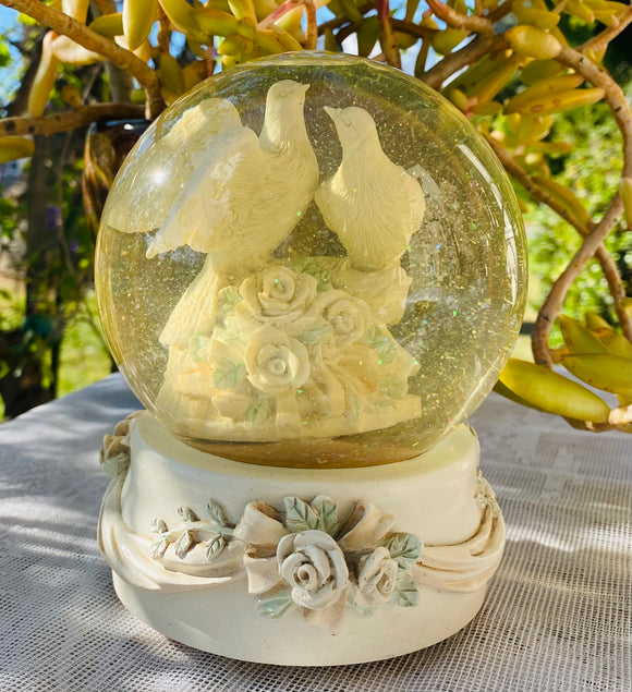 Vintage Snowglobe San Francisco Music Box Company Dove White Birds Snow Globe