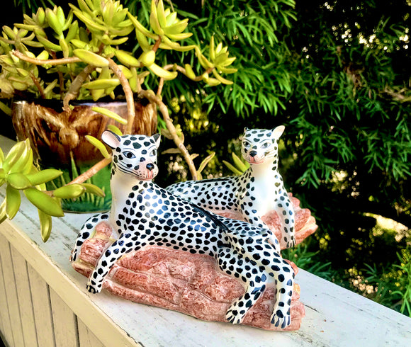 Vintage Italy Discovery Wildwood Snow Leopard Cats Porcelain Figurine Set of 2