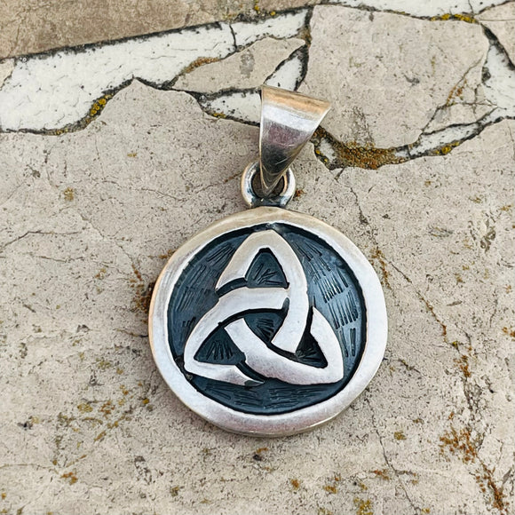 Sterling Silver 925 Triskelion Celtic Trinity Triquetra Knot Symbol Pendant 4g