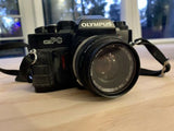 Olympus OMPC SLR 35mm Film Camera w/ OM-SYSTEM Zuiko 50mm 1.8 Prime lens And Bag