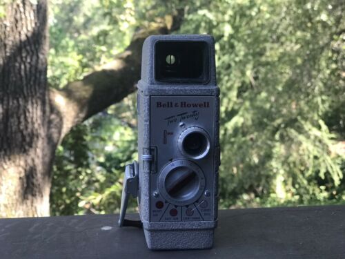 VTG Bell & Howell Two Twenty 1950s 8mm Movie Film Handheld Video Camera