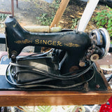 Vintage Singer Sewing Machine Y714339