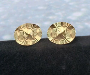 La Mode Goldtone Fan Design Cufflinks