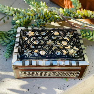 Vintage Artisan Moroccan Inlaid Mother of Pearl Abalone Trinket Box Home Decor