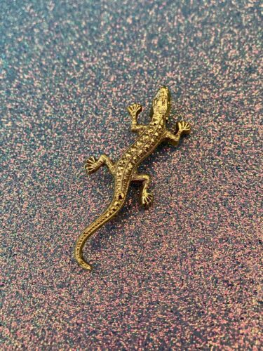 Gold Tone Textured Lizard Pin