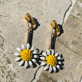 Vintage Gold Tone Brass Daisy Flower Dangle Drop Floral Fashion Clip On Earrings