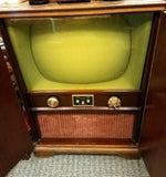 Vintage 1950’s Mahogany Wood Hoffman easy-vision Tube Television Console 24M725