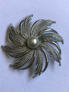 Vintage Sarah Coventry Silvertone Swirl W/ Faux Pearl Textured Brooch