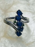 Vintage Sterling Silver 925 Blue Sapphire w 2 Side Green Stones Faceted Ring sz8