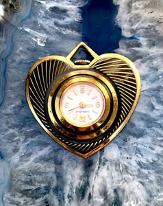 Vintage Swiss Made Heart Caravelle Mechanical Wind Up Necklace Pendant Watch