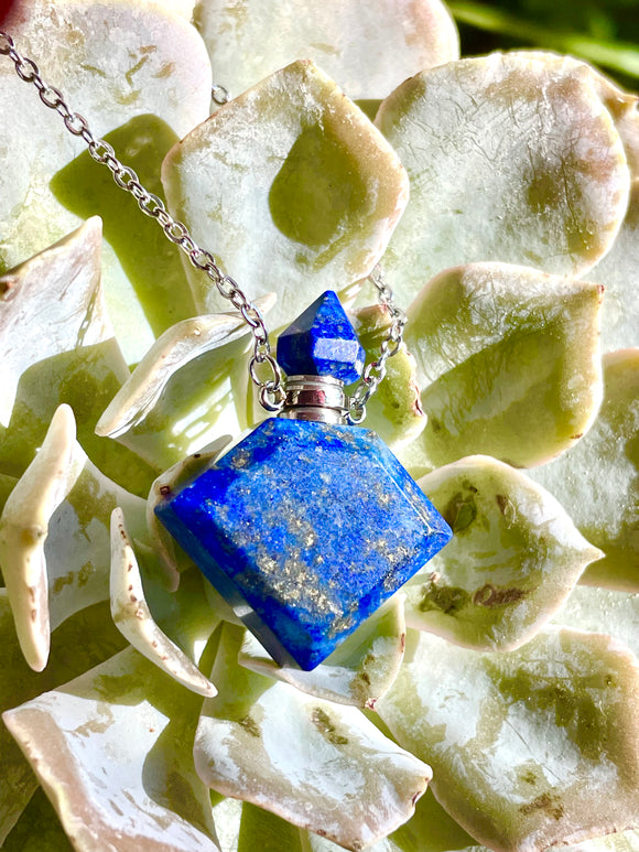 Gem Stone Crystal Healing Essential Oil Perfume Bottle Diffuser Pendant Necklace