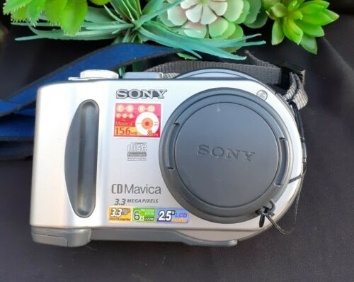 Sony Mavica MVC-CD300 3.3 MP Digital Camera Silver