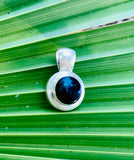 Vintage Modernist Round Sterling Silver Signed 925 Black Onyx Stone Pendant 4.4g