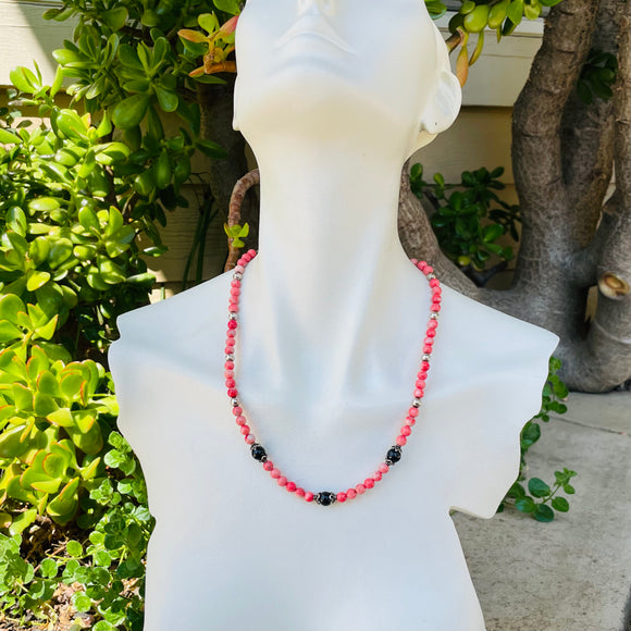 Vintage Coral & Black Tone Round Stone Artisan Beaded Necklace w Magnetic Clasp