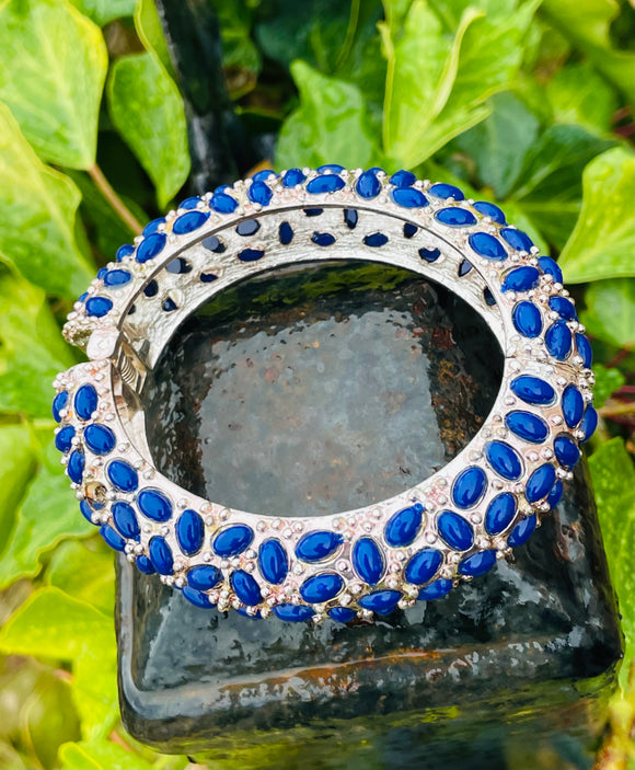 Vintage Cobalt Blue Stone Gold Tone Fashion Hinged Fashion Bracelet