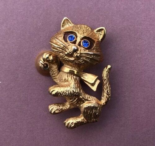 Vintage Goldtone Charming Avon Kitten w Bell and Blue Stone Eyes