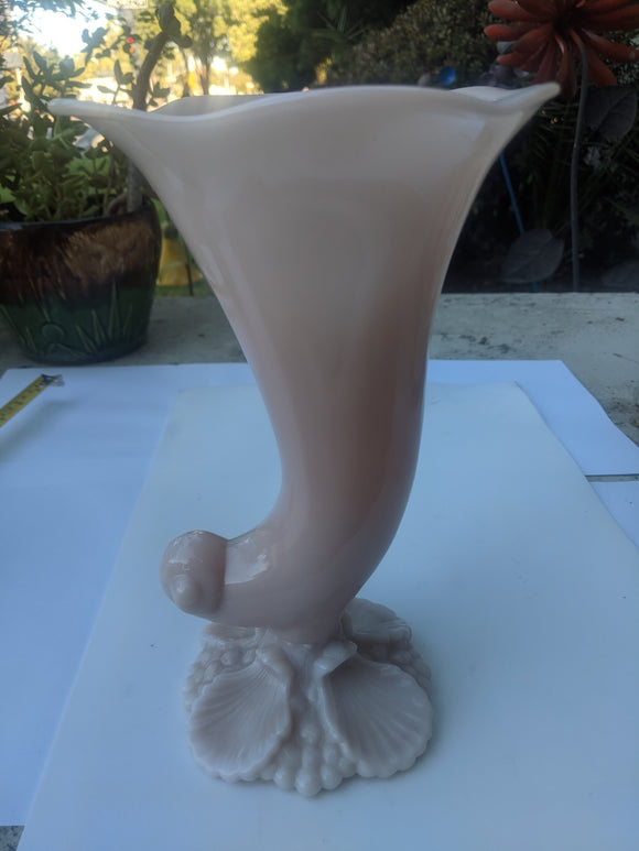 Vintage Pink Milk Glass Cornucopia Horn Of Plenty Sea Shell Decorative Vase