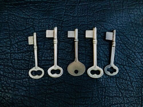 Antique Vintage Original Uncut Skeleton Key Lot of 5 Metal Keys