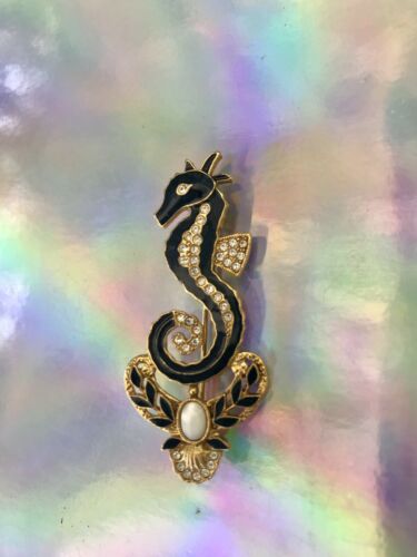 Vintage Sea Horse Mother Of Pearl Rhinestone Painted Enamel Gold Tone Pin