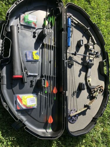 Bowtech Tomkat Compound Hunting Bow Camo Tru Glow Sight with Case & Accessories